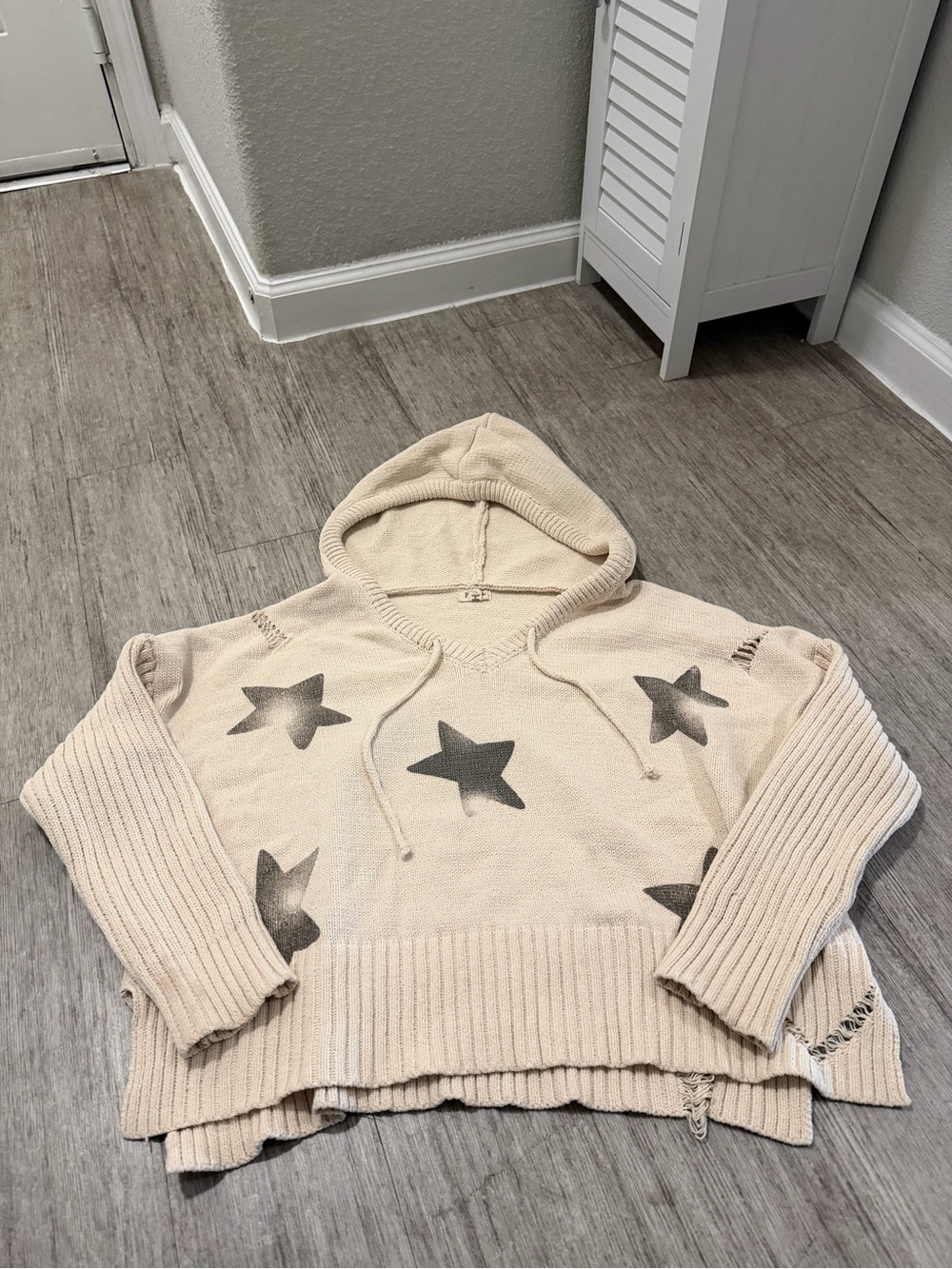 POL Clothing Distressed Star Print Hooded Sweater
